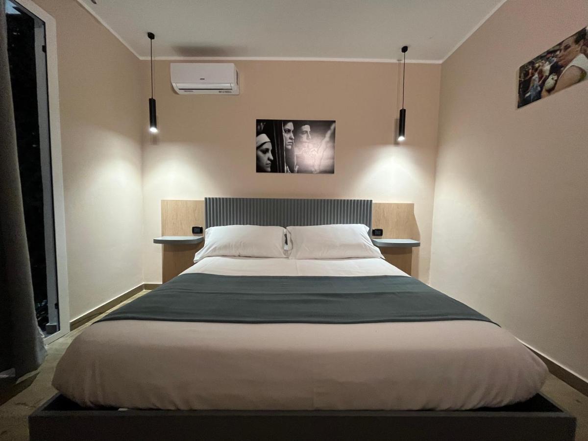 I Quattru Vuci Rooms Палермо Екстериор снимка