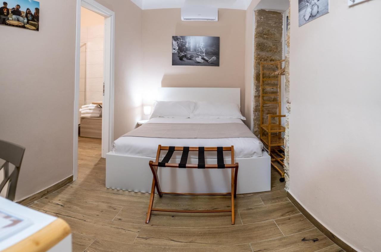 I Quattru Vuci Rooms Палермо Екстериор снимка